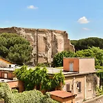 Апартаменты Colosseo Flats And Penthouse Рим