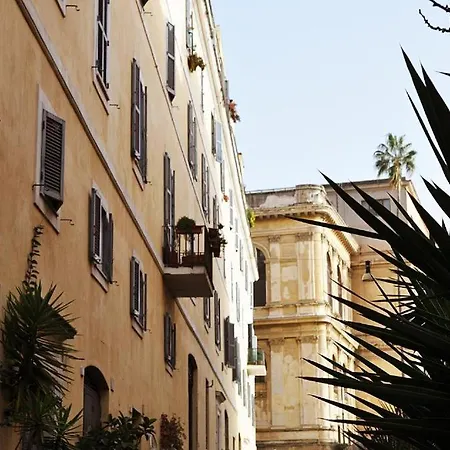 Colosseo Flats And Penthouse Apartment Rome