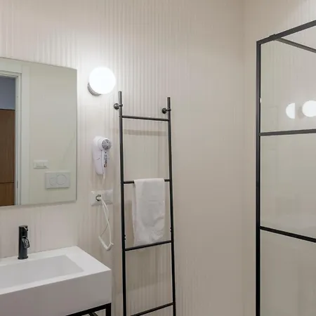 Colosseo Flats And Penthouse *