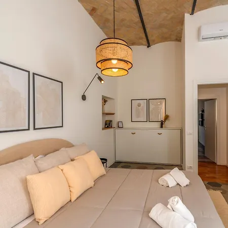 Colosseo Flat