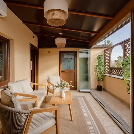 Colosseo Flats And Penthouse *